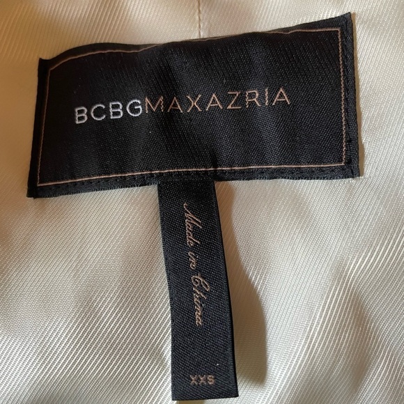 BCBG Max Azria stunning suit. Classic design.. will never go out of style - Picture 6 of 12